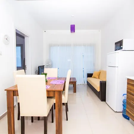 Luxury One-bedroom With Private Garden Lukomorye B3 Апартаменты