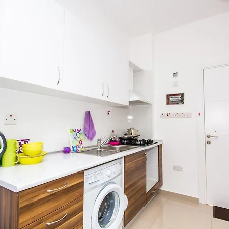 Luxury One-bedroom With Private Garden Lukomorye B3 アパート