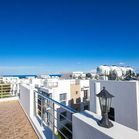 아파트 Luxury One-bedroom With Private Garden Lukomorye B3 *