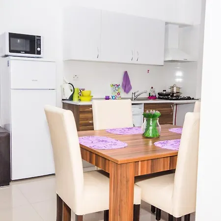 Luxury One-bedroom With Private Garden Lukomorye B3 Karavas